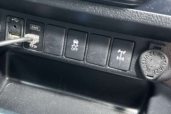 2015 Toyota Hilux SR5 GUN126R 4X4