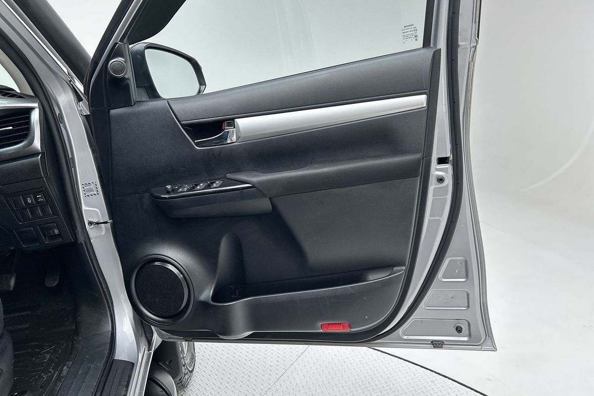 2015 Toyota Hilux SR5 GUN126R 4X4