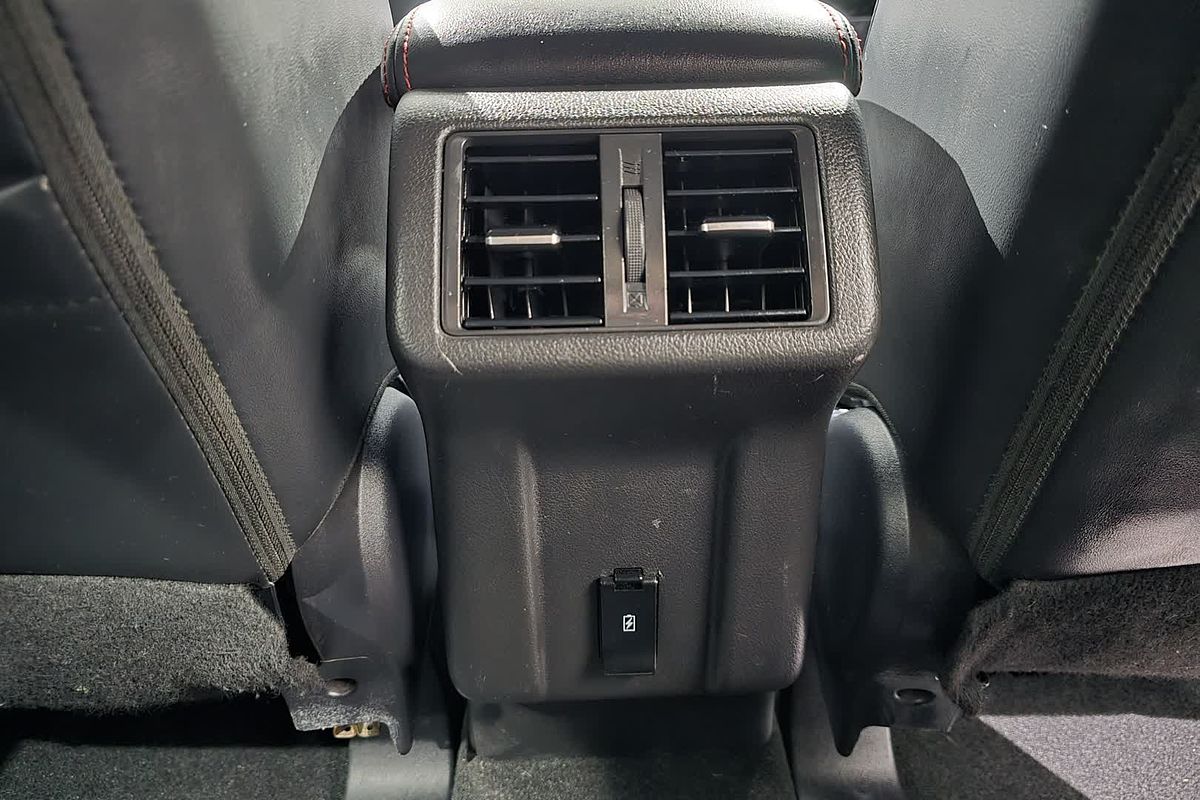 2020 Mitsubishi OUTLANDER OUTLANDER BLACK EDITION 7 SEAT (2WD) ZL2B46