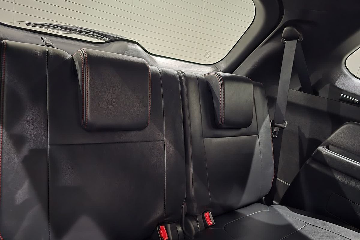 2020 Mitsubishi OUTLANDER OUTLANDER BLACK EDITION 7 SEAT (2WD) ZL2B46
