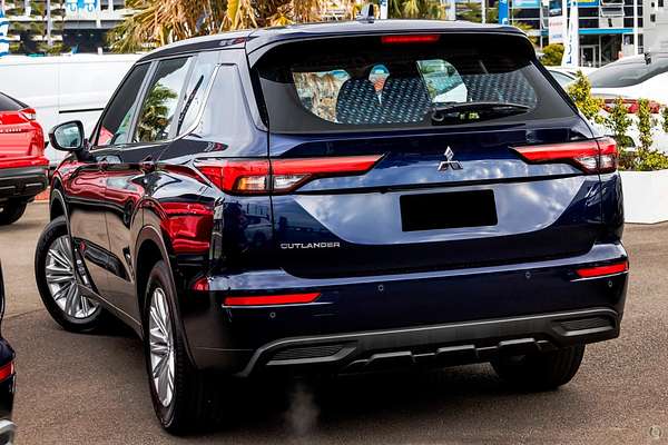2024 Mitsubishi Outlander ES ZM
