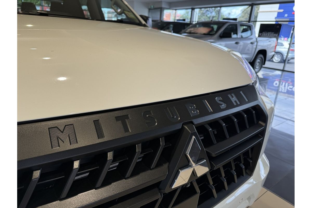 2025 Mitsubishi Triton GLX-R MV 4X4