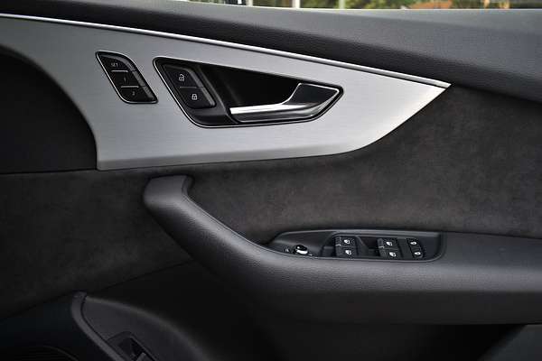 2021 Audi Q7 50 TDI S line 4M