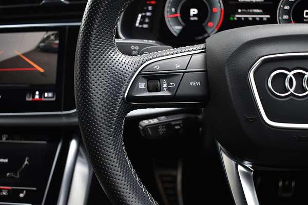 2021 Audi Q7 50 TDI S line 4M
