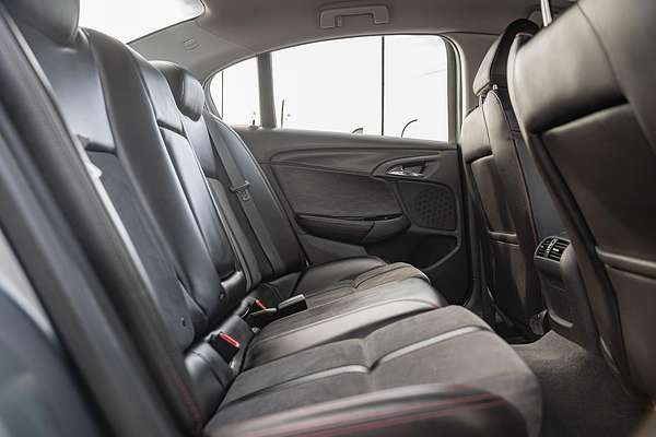 2016 Holden Commodore SV6 Black VF Series II