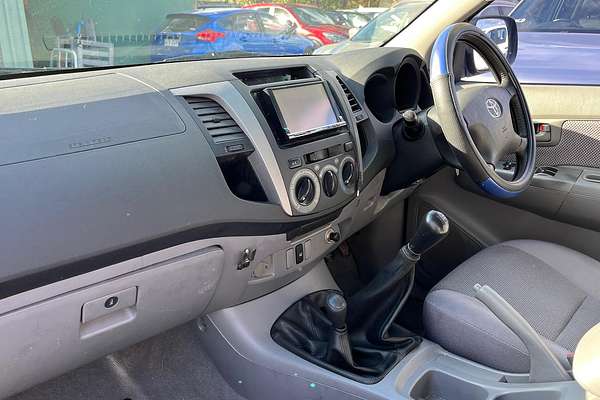 2005 Toyota Hilux SR5 GGN25R 4X4