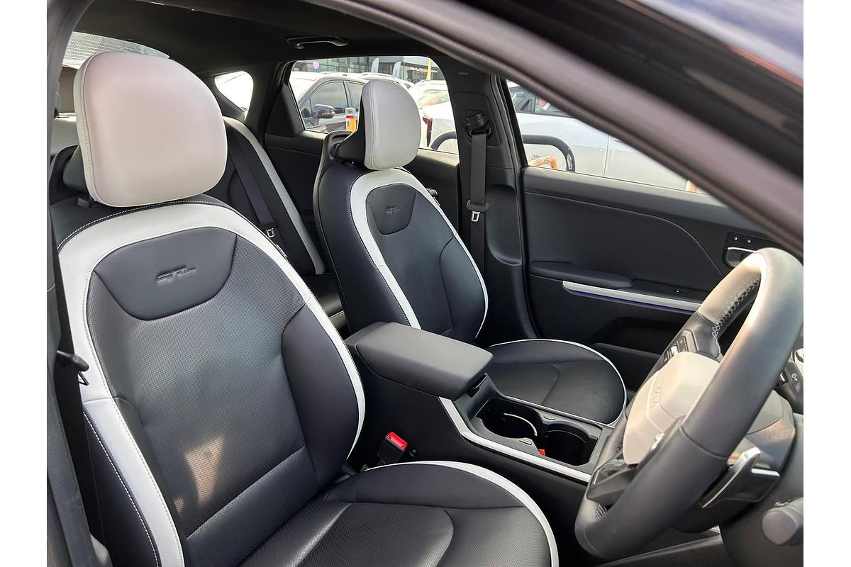 2025 Kia K4 GT-Line CL4m