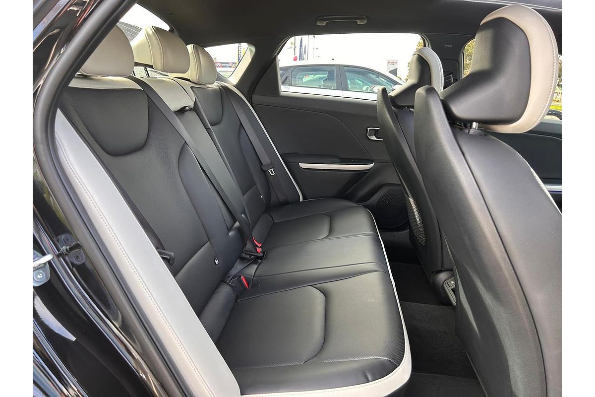 2025 Kia K4 GT-Line CL4m