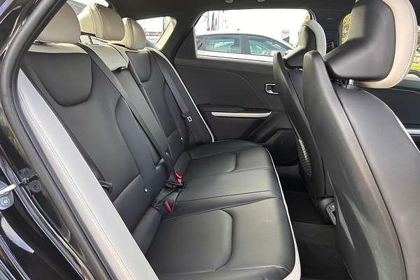 2025 Kia K4 GT-Line CL4m