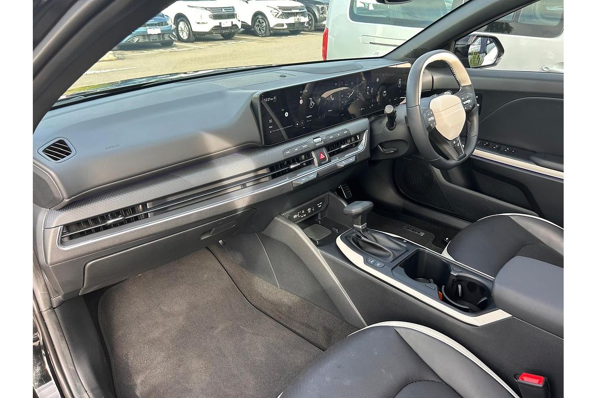 2025 Kia K4 GT-Line CL4m