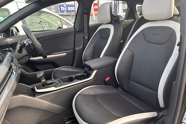 2025 Kia K4 GT-Line CL4m