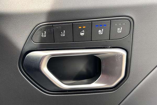 2025 Kia K4 GT-Line CL4m