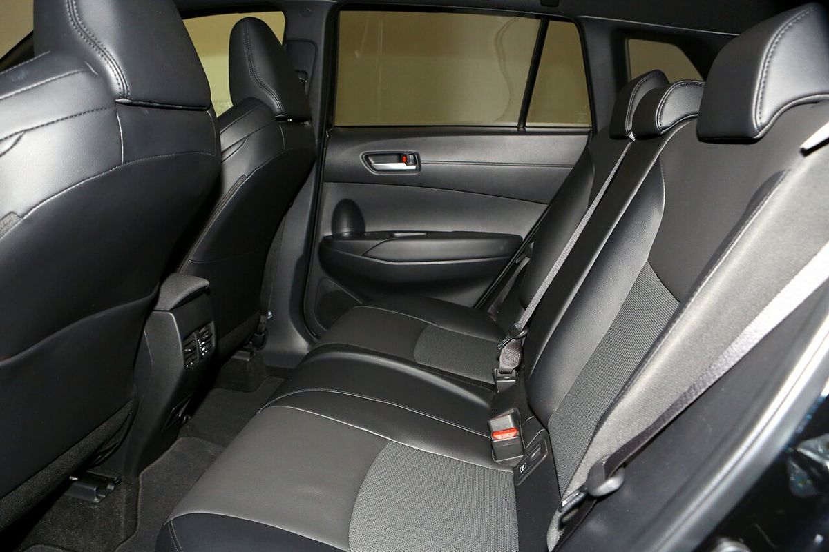 2024 Toyota Corolla Cross GXL MXGH10R