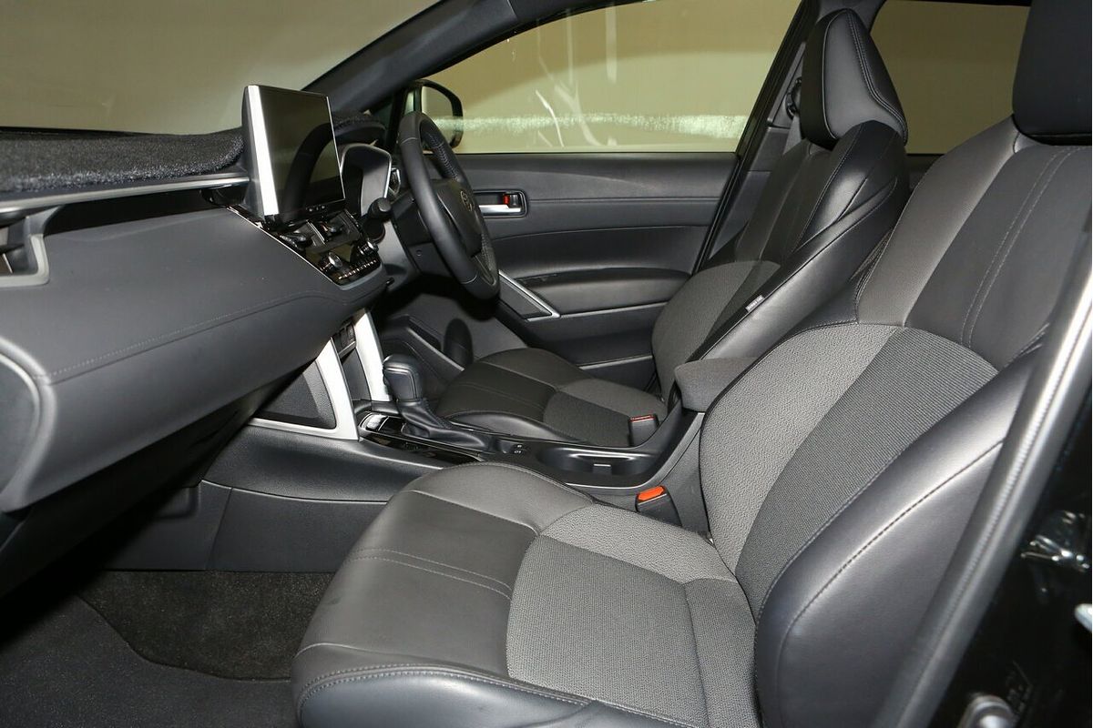 2024 Toyota Corolla Cross GXL MXGH10R