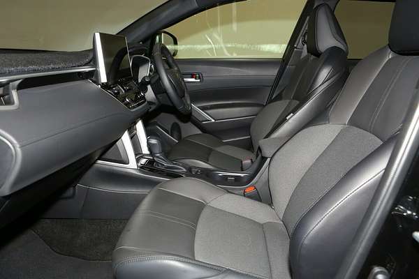 2024 Toyota Corolla Cross GXL MXGH10R