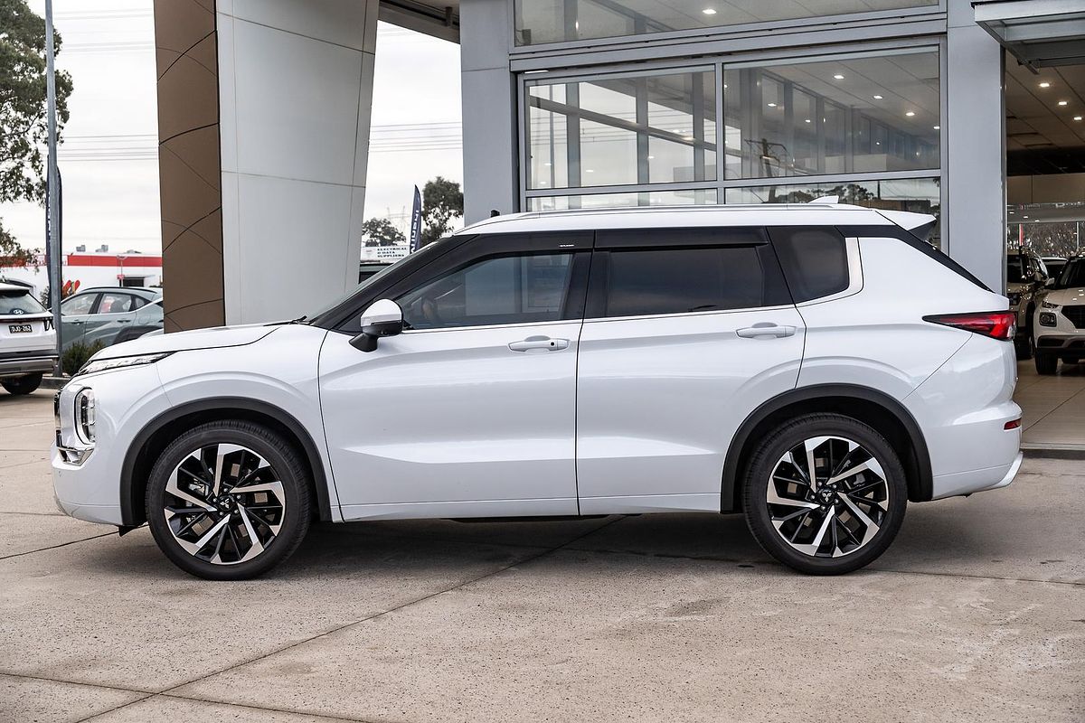 2023 Mitsubishi Outlander Exceed ZM