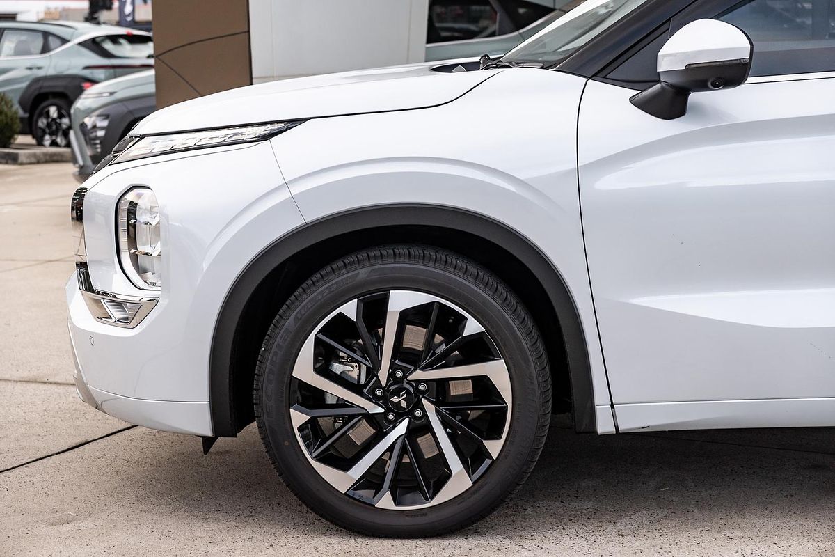 2023 Mitsubishi Outlander Exceed ZM