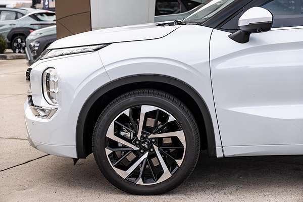 2023 Mitsubishi Outlander Exceed ZM