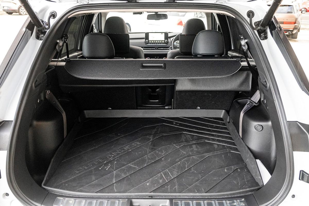 2023 Mitsubishi Outlander Exceed ZM