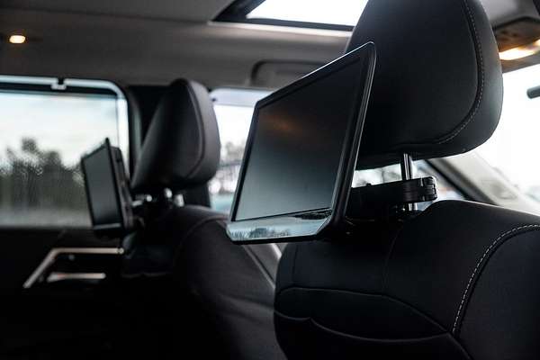 2023 Mitsubishi Outlander Exceed ZM