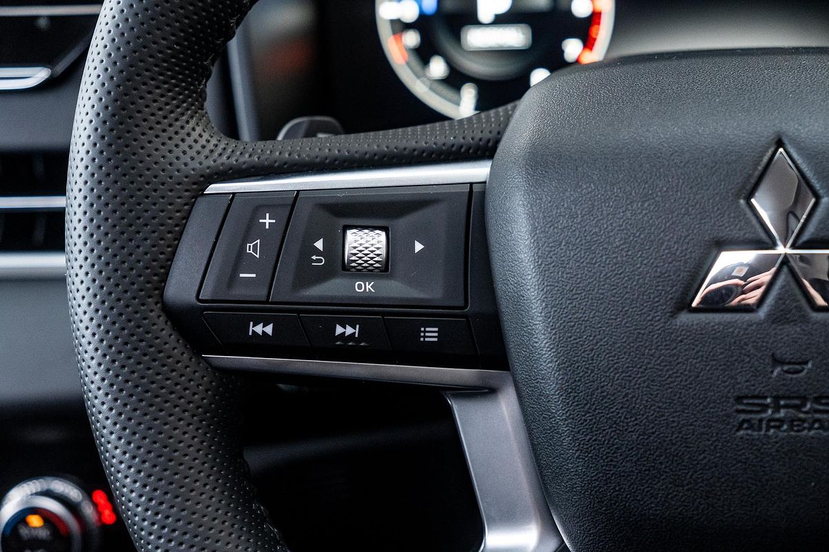 2023 Mitsubishi Outlander Exceed ZM