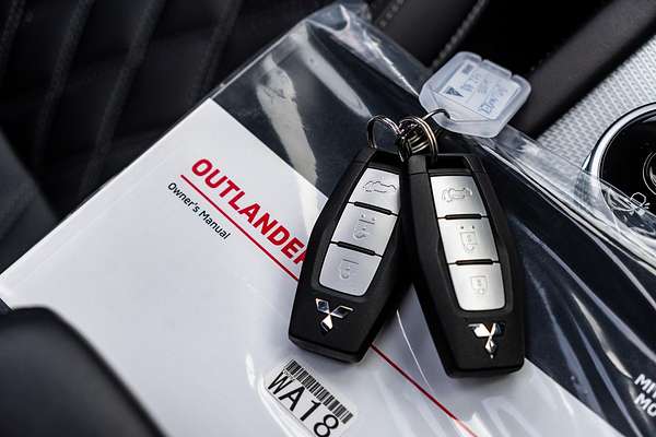 2023 Mitsubishi Outlander Exceed ZM