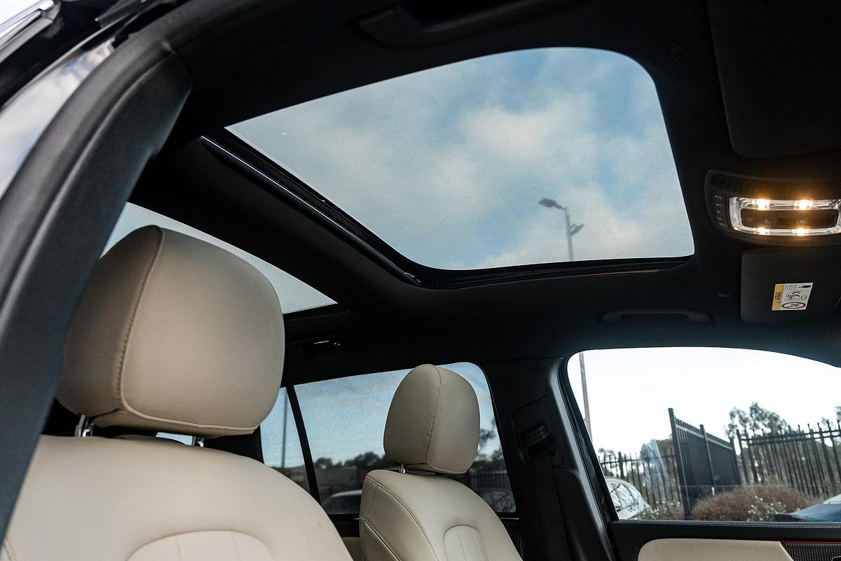 2021 Mercedes-Benz GLB-Class GLB200 X247