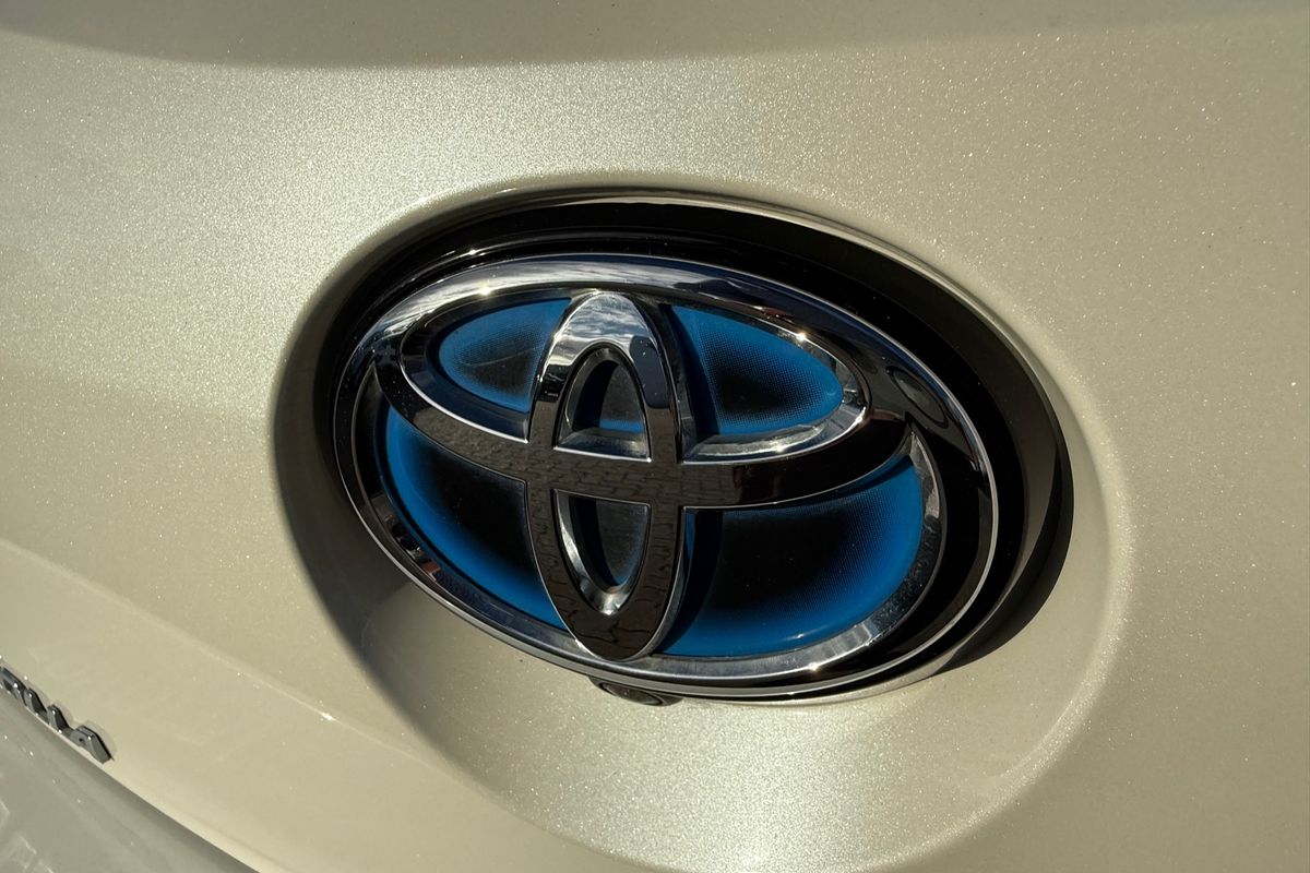 2019 Toyota Corolla ZR Hybrid ZWE211R