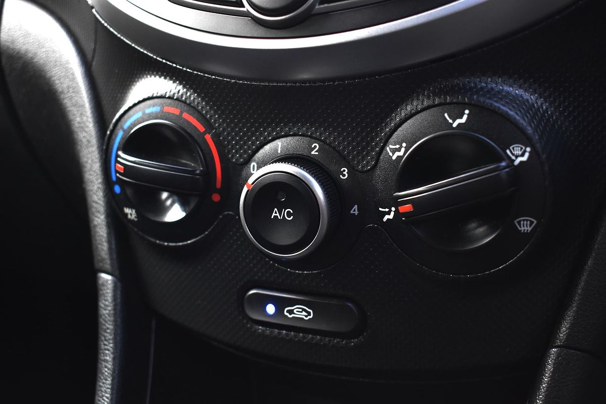 2018 Hyundai Accent Sport RB6