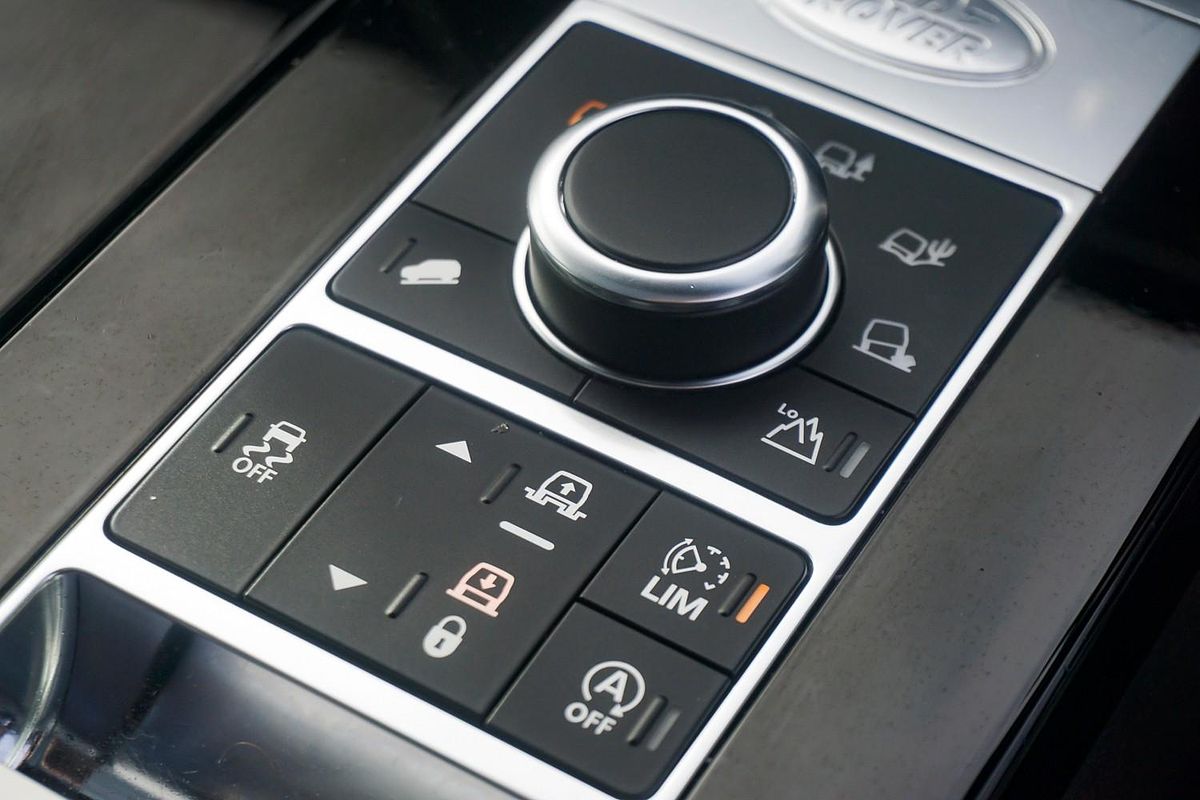 2018 Land Rover Discovery SD4 HSE Series 5