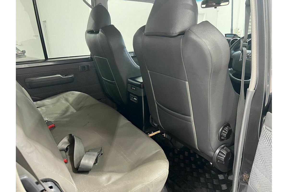 2012 Toyota Landcruiser GXL VDJ76R