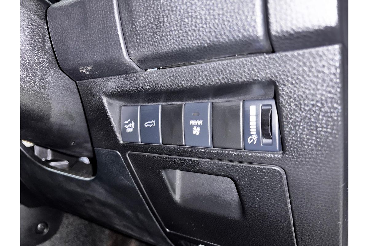 2024 Isuzu MU-X LS-T