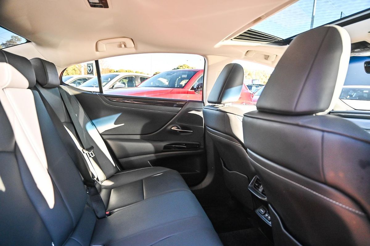 2021 Lexus ES ES300h Luxury AXZH10R