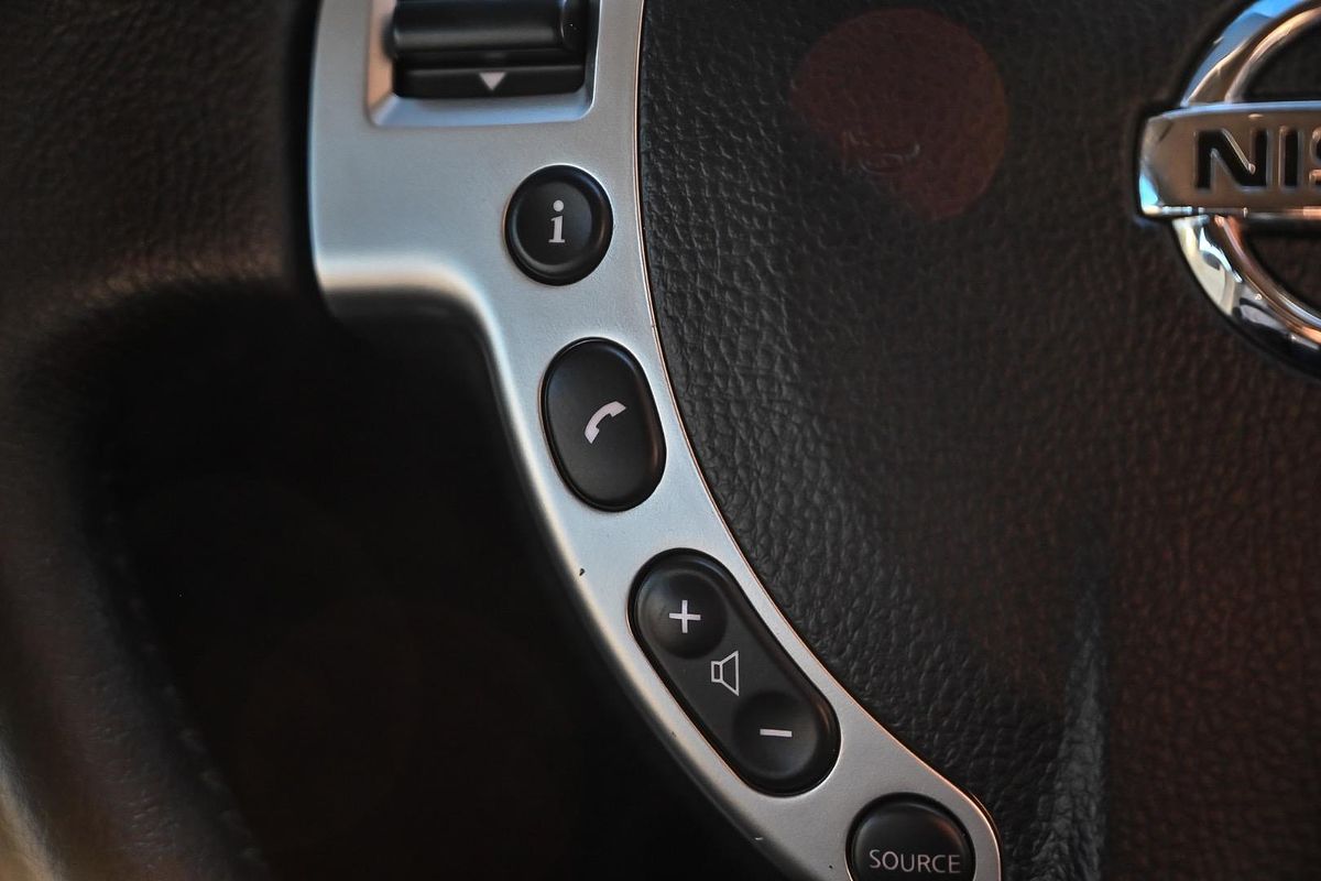 2013 Nissan Dualis ST J10 Series 4