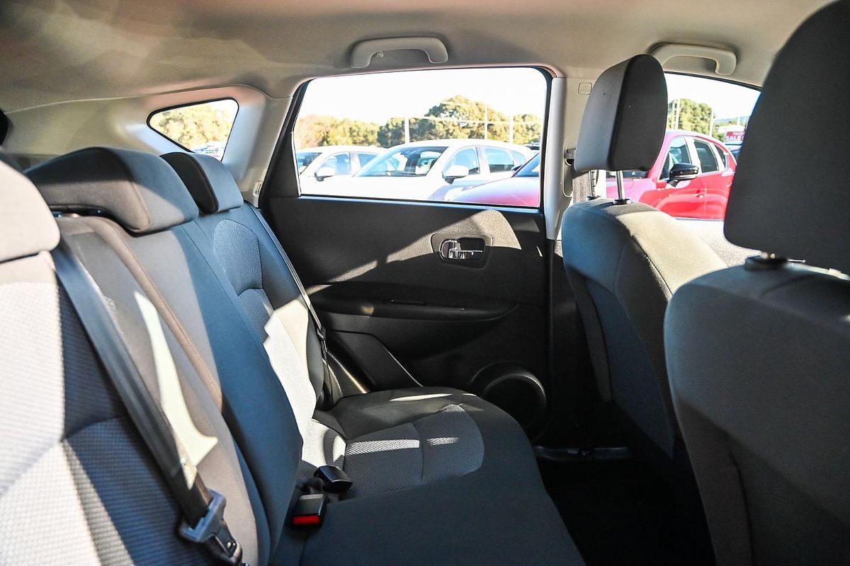 2013 Nissan Dualis ST J10 Series 4