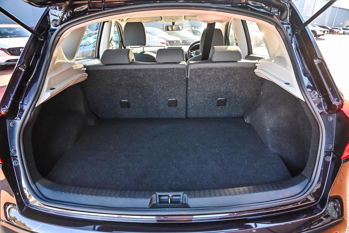 2013 Nissan Dualis ST J10 Series 4