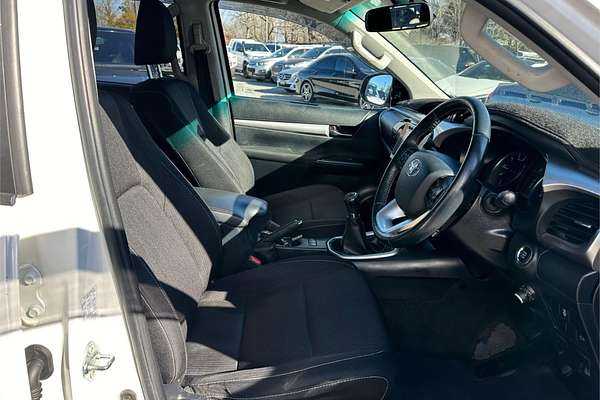 2020 Toyota Hilux SR5 GUN126R 4X4