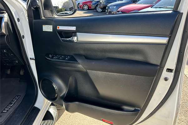 2020 Toyota Hilux SR5 GUN126R 4X4