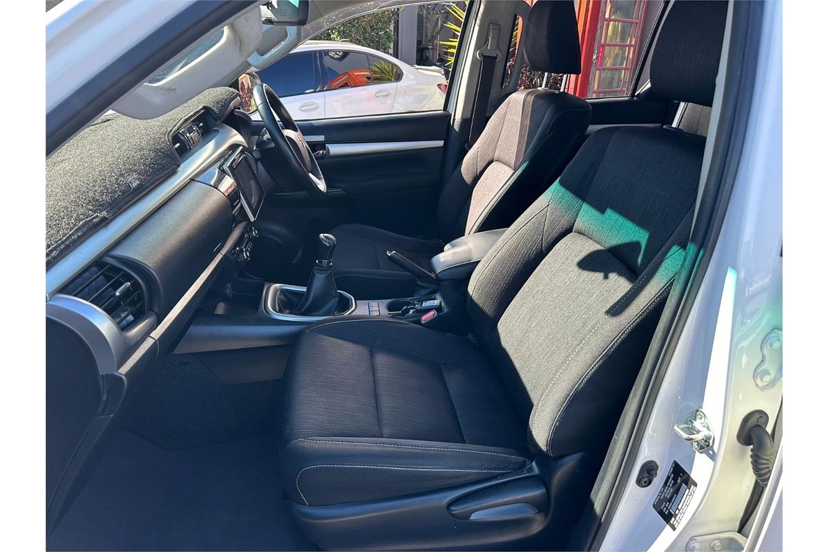 2020 Toyota Hilux SR5 GUN126R 4X4