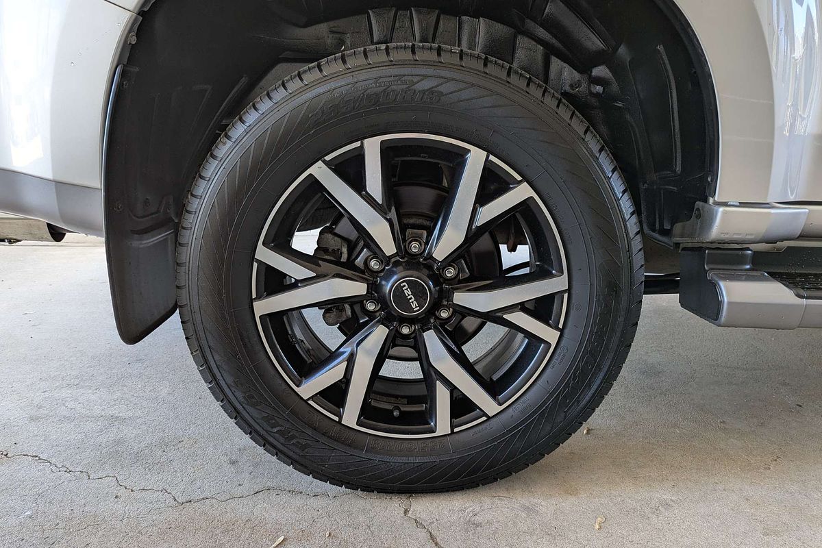 2021 Isuzu MU-X LS-T