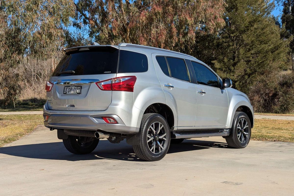 2021 Isuzu MU-X LS-T