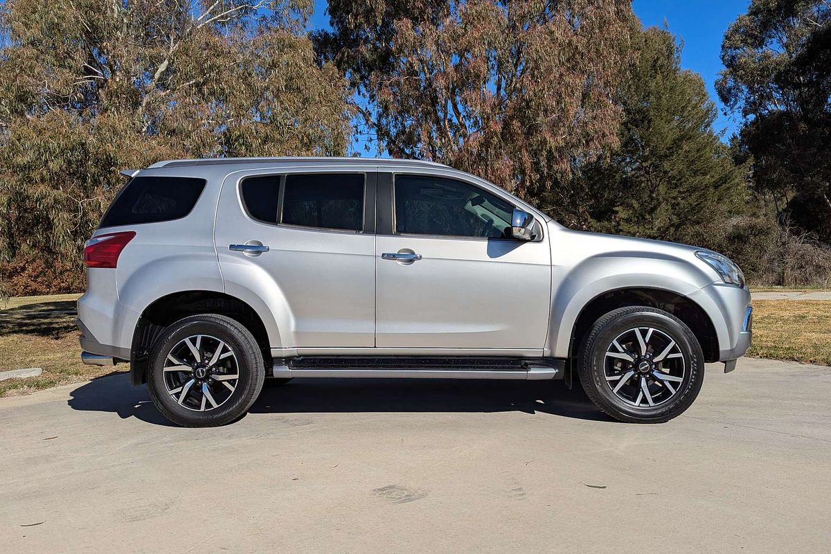 2021 Isuzu MU-X LS-T