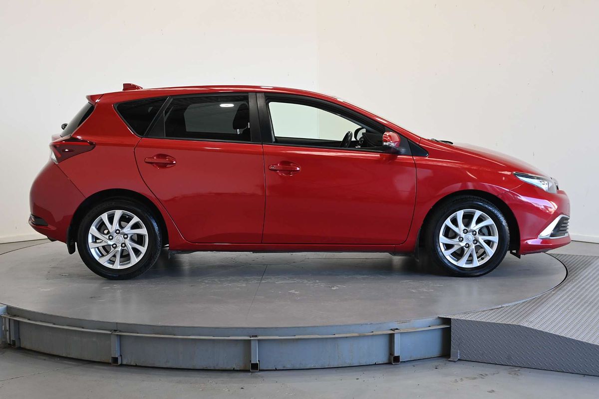 2017 Toyota Corolla Ascent Sport ZRE182R
