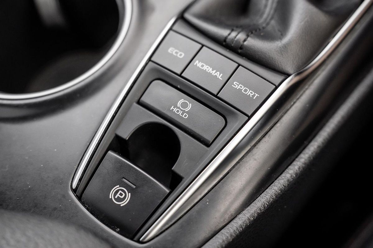 2018 Toyota Camry SL ASV70R