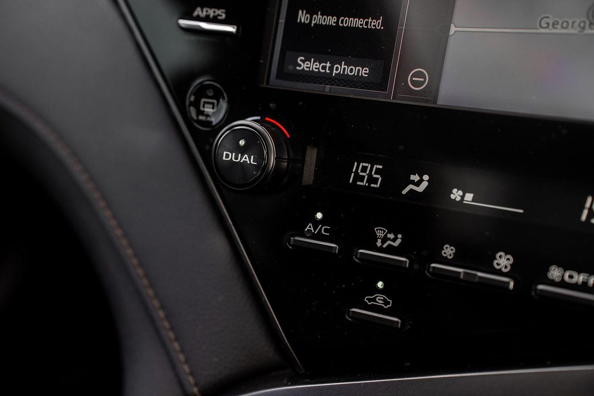 2018 Toyota Camry SL ASV70R