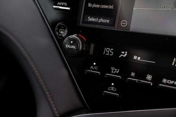 2018 Toyota Camry SL ASV70R