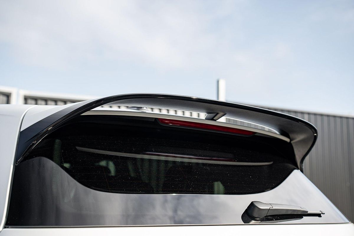 2022 Volkswagen Golf R 8