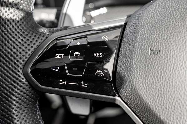 2022 Volkswagen Golf R 8