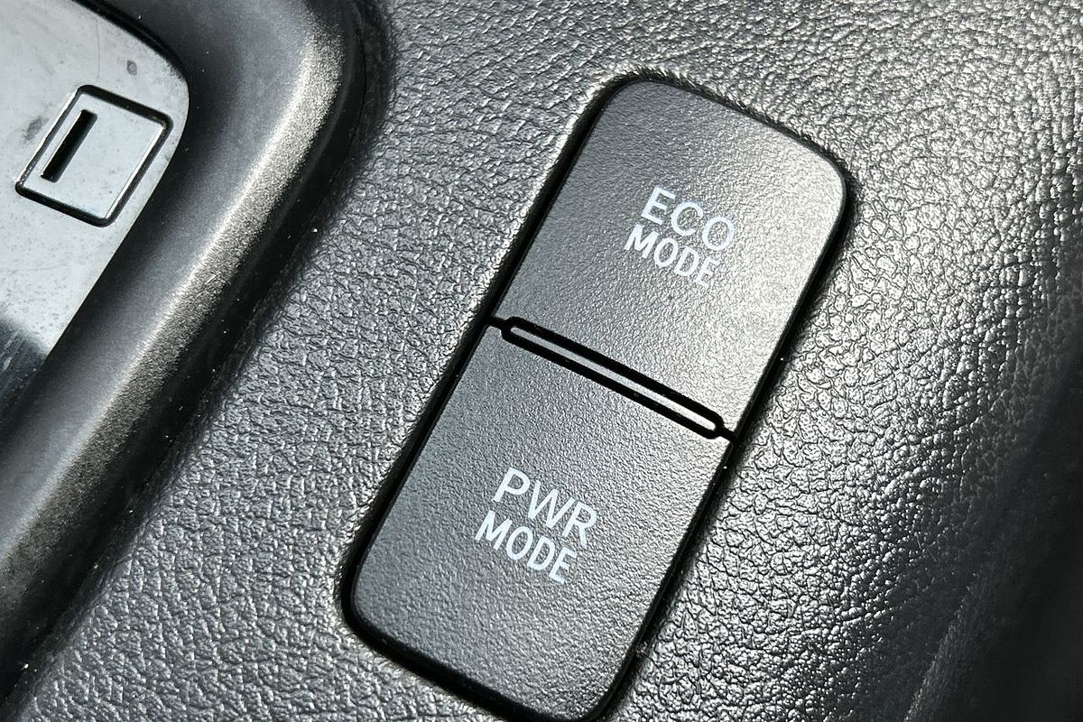 2020 Toyota Hilux SR GUN126R 4X4