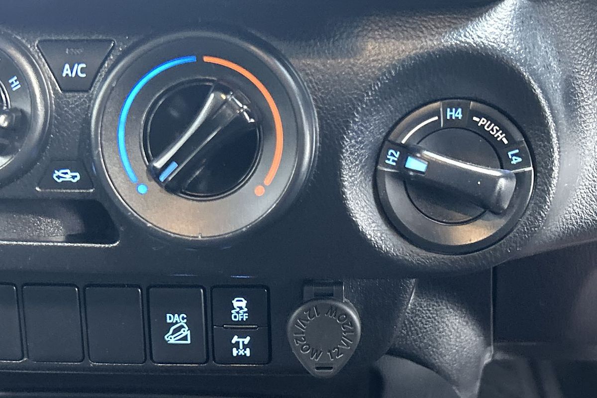 2020 Toyota Hilux SR GUN126R 4X4